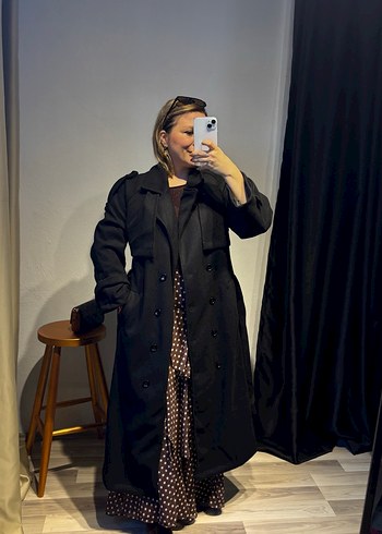 Kadın Siyah Uzun Kuşaklı Trençkot - Görsel 3