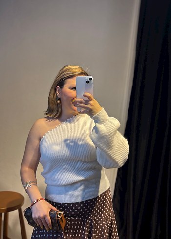 İnce Örgü Beyaz Tek Omuz Kazak - Görsel 7