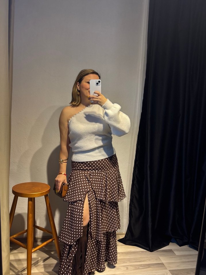 İnce Örgü Beyaz Tek Omuz Kazak - Görsel 4