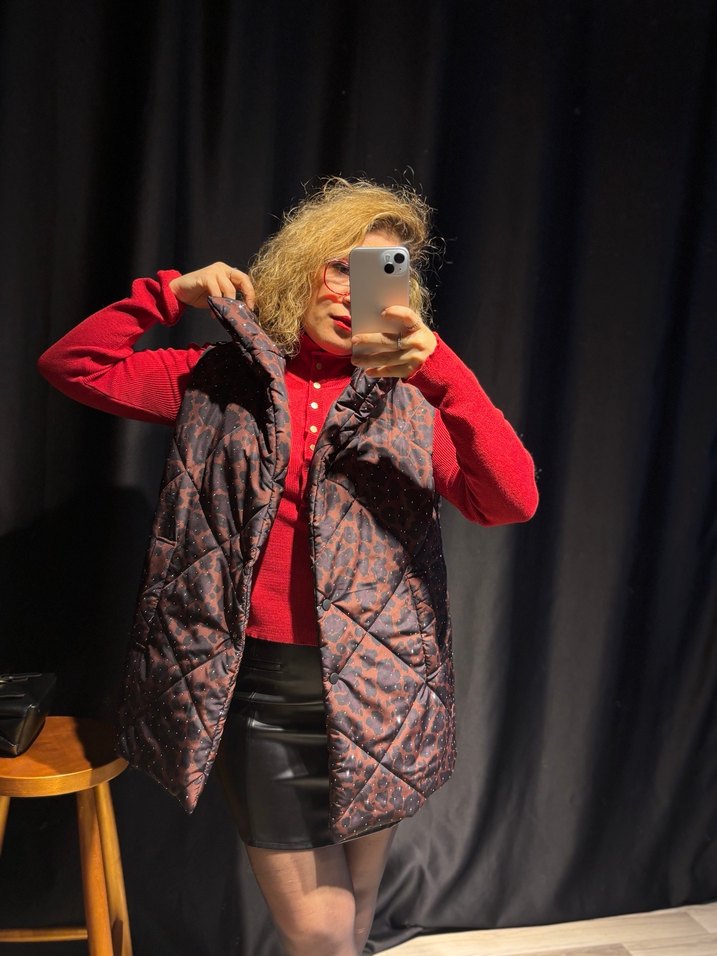 Kürk Detaylı Kırmızı Mini Kadın Şişme Yelek - Görsel 5