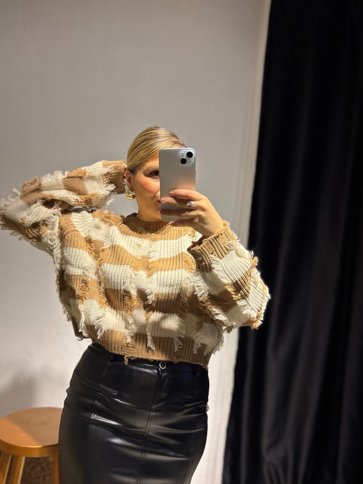 Bej Kareli Örgü Mini Kazak - Görsel 5