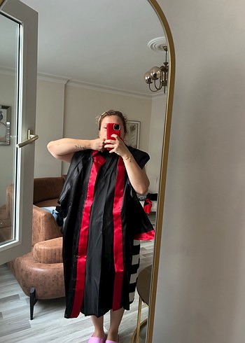 Uzun Siyah Kırmızı Detaylı Gotik Mezuniyet Elbisesi - Görsel 2