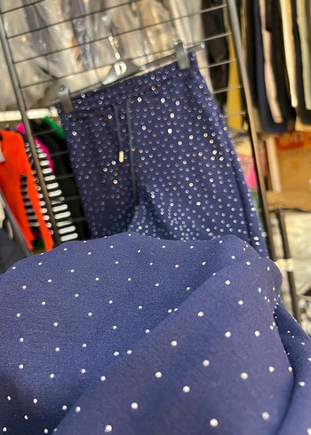 Kadın Lacivert Payetli Bol Kesim Kumaş Pantolon - Görsel 4