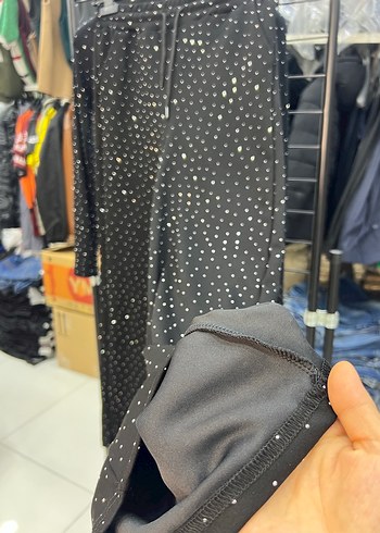 Pul Detaylı Siyah Puantiyeli Kadın Eşofman Takımı - Görsel 6