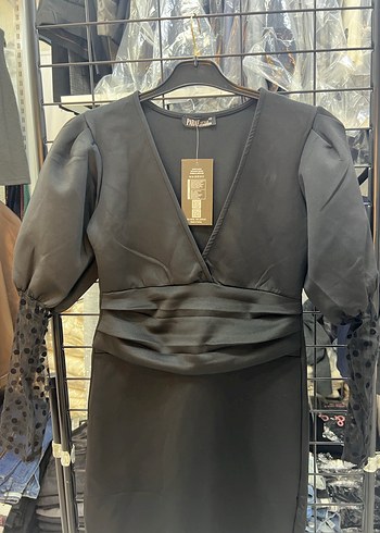 Siyah Kısa Kollu V Yaka Mini Elbise - Görsel 2