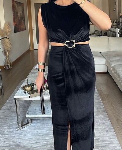 l Beden ZARA SİYAH ELBİSE