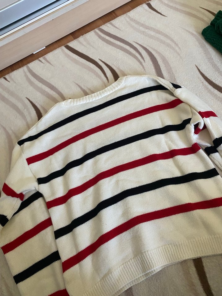 Çizgili Beyaz Örgü Kadın Kazak - Görsel 3