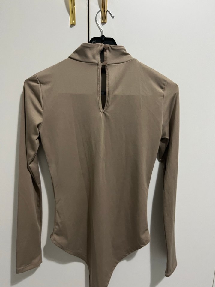 Bej Uzun Kollu Yüksek Yakalı Mini Bluz - Görsel 2