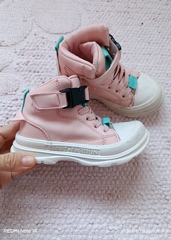 Kızlar için Pembe Cırt Cırtlı Spor Ayakkabı - Görsel 3