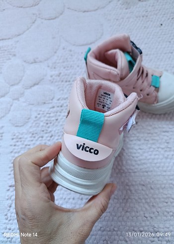 Kızlar için Pembe Cırt Cırtlı Spor Ayakkabı - Görsel 4