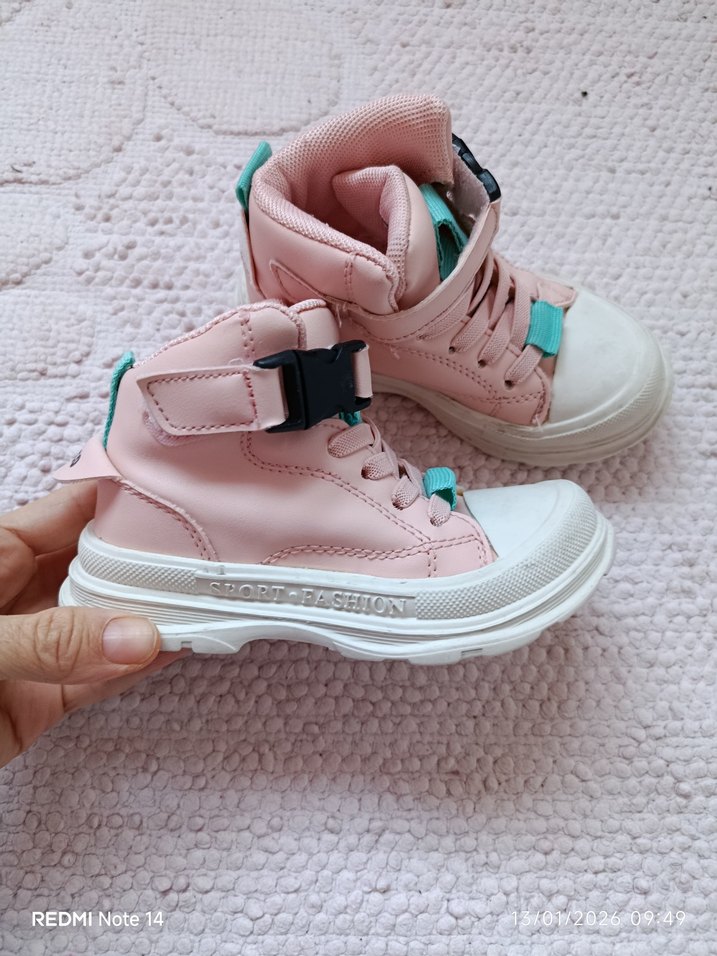 Kızlar için Pembe Cırt Cırtlı Spor Ayakkabı - Görsel 3