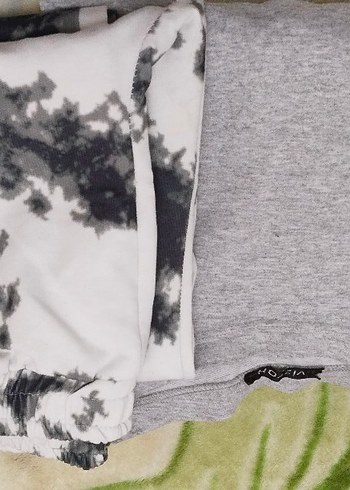 Gri Batik Desenli Eşofman Altı ve gri eşofman üstü