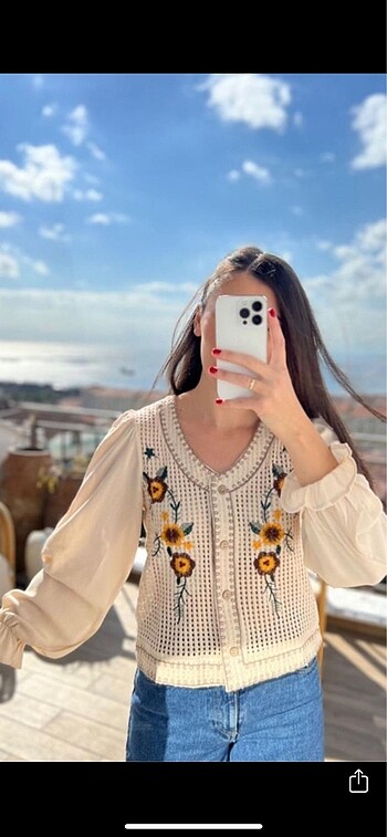 İşlemeli bluz