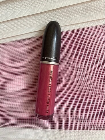 Mac kalıcı metalik ruj - Metallic Rose