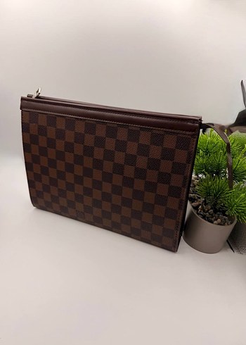 Louis Vuitton Clutch