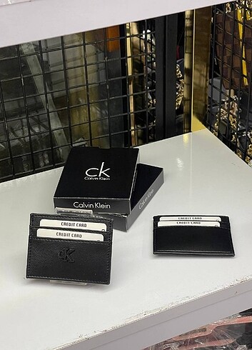Calvin Klein Kartlık cüzdan, kutuyla gönderim.