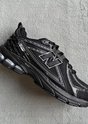 37 Beden New Balance 1906R Black