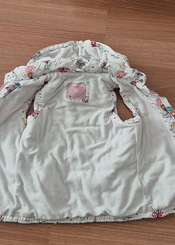 Kız Çocuk Kapüşonlu Baskılı Yelek - Görsel 5