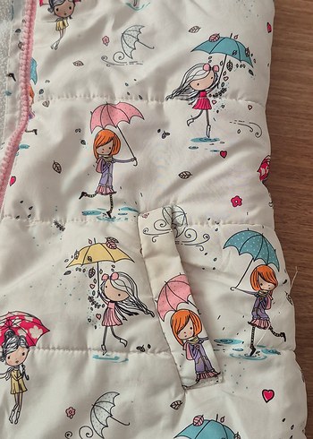 Kız Çocuk Kapüşonlu Baskılı Yelek - Görsel 3