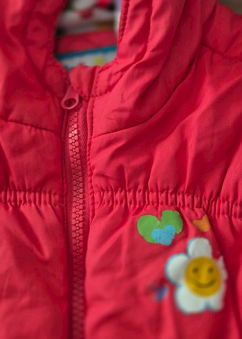 Kız Çocuk Kırmızı Fermuarlı Kapüşonlu Yelek - Görsel 2