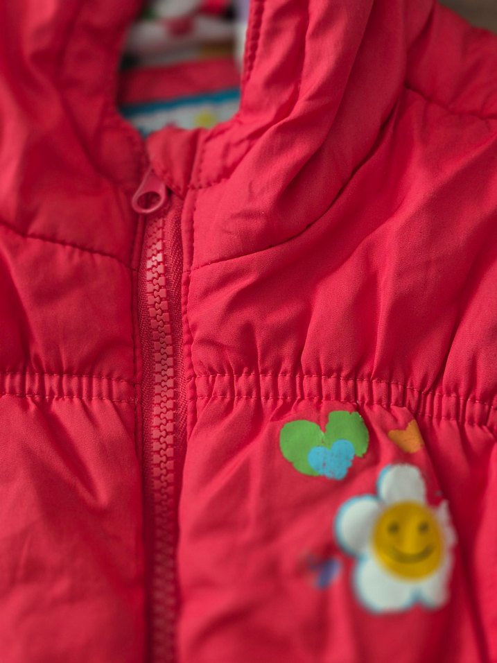 Kız Çocuk Kırmızı Fermuarlı Kapüşonlu Yelek - Görsel 2