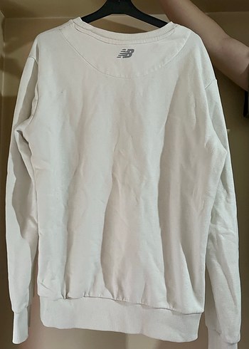 New Balance Beyaz Kadın Sweatshirt - Görsel 2