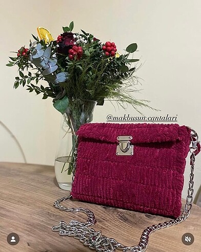Bordo zincirli el örmesi çanta