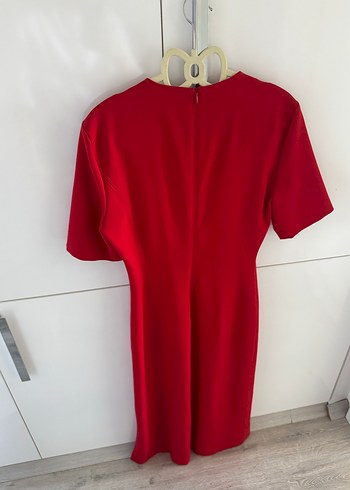 Zara Kırmızı Yırtmaçlı midi elbise