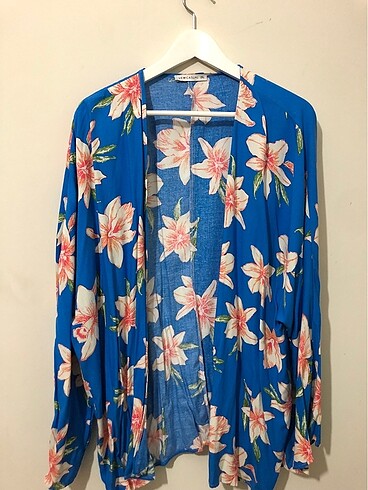 Renkli çiçekli kimono gömlek