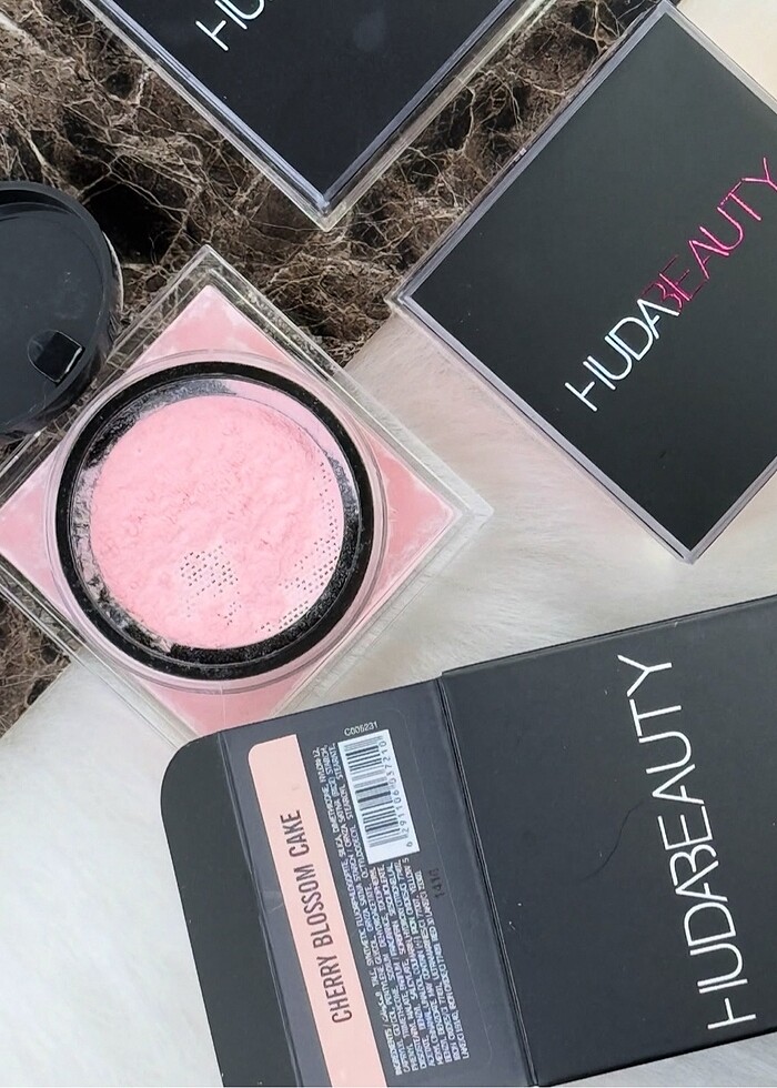 Huda beauty pudra - Görsel 3
