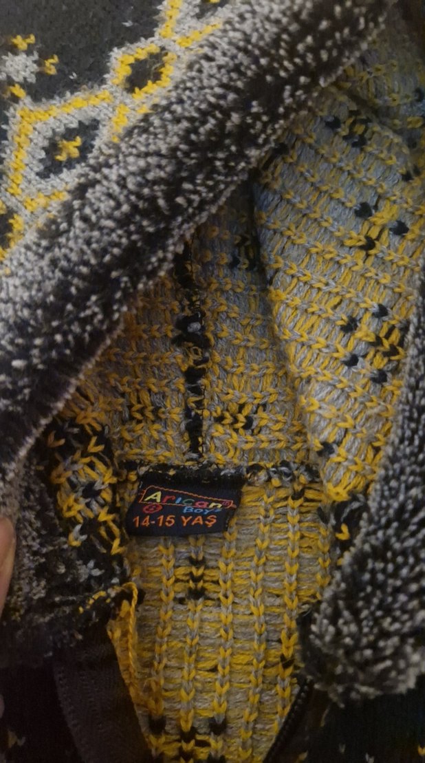 Erkek Çocuk Desenli Kapüşonlu Örgü Hırka - Görsel 2