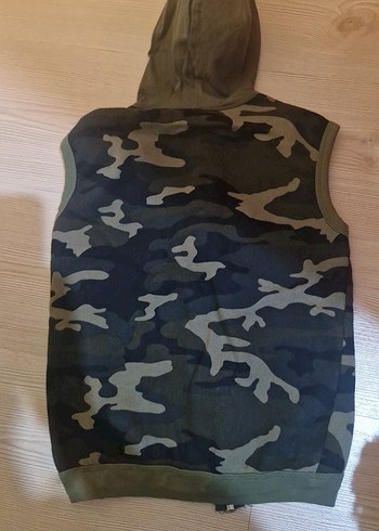 Erkek Çocuk Kapüşonlu Kamuflaj Yelek - Görsel 2