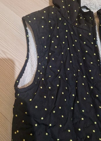 Siyah Kapüşonlu kız Çocuk Yeleği - Görsel 3