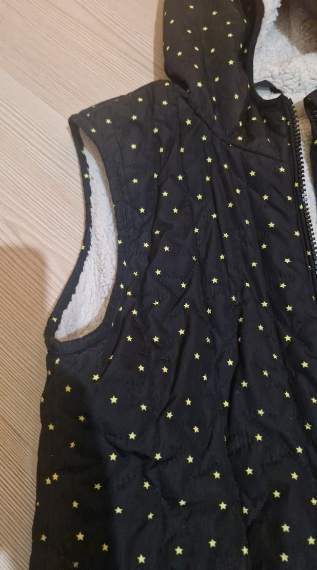 Siyah Kapüşonlu kız Çocuk Yeleği - Görsel 3