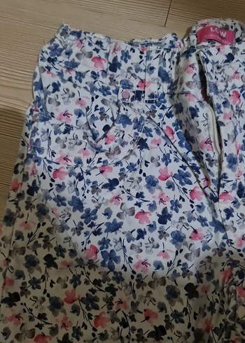 Çiçek Desenli Gri Bol Kesim Kız Pantolon - Görsel 4