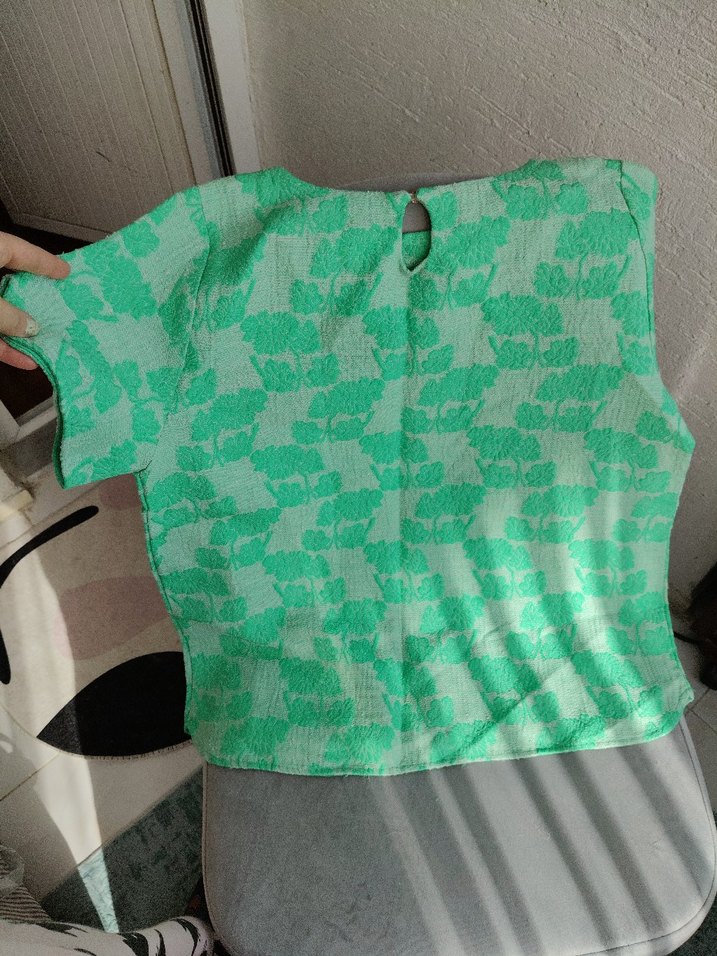 Yeşil Desenli Örgü Kısa Kollu Bluz - Görsel 3