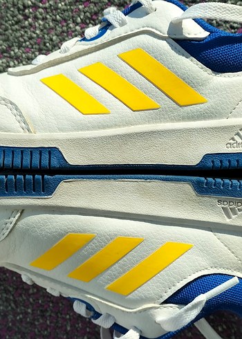 34 Beden beyaz Renk Adidas Beyaz Erkek Çocuk Spor Ayakkabı