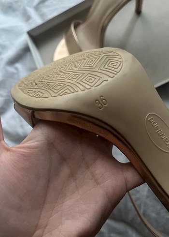 Bej Saten Tokalı İnce Topuklu Kadın Ayakkabı - Görsel 3