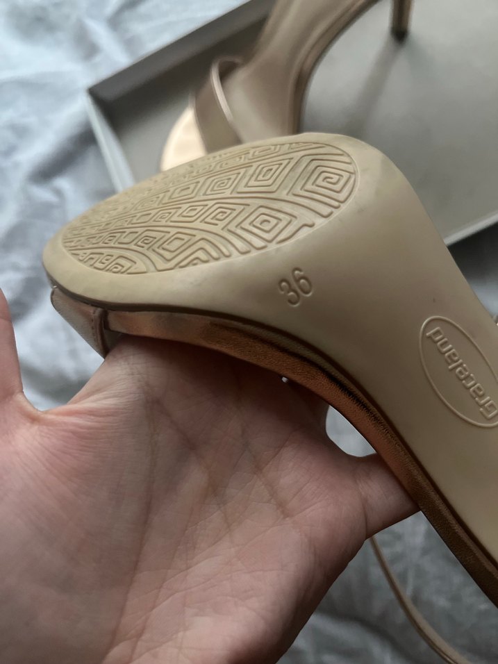 Bej Saten Tokalı İnce Topuklu Kadın Ayakkabı - Görsel 3