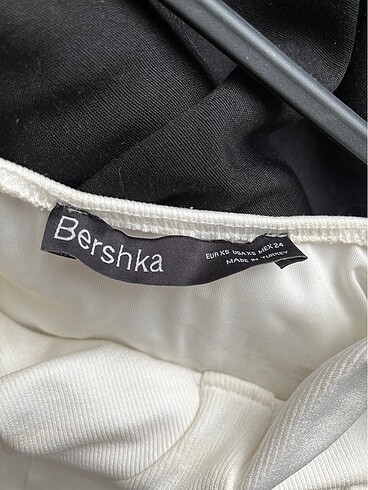 xs Beden beyaz Renk Bershka elbise