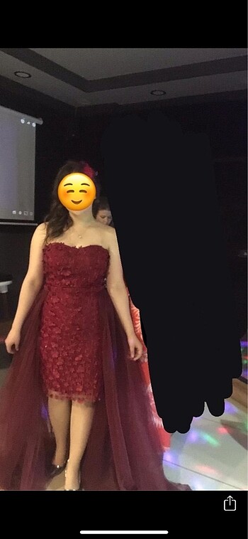 Straplez eteği çıkan elbise