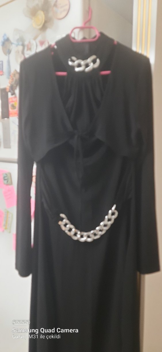 Zincir Detaylı Siyah Uzun Kadın Elbise - Görsel 2