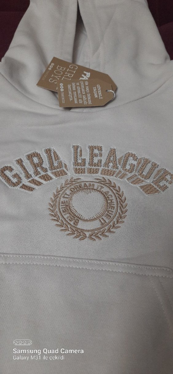 Kızlar için zincir detaylı beyaz sweatshirt - Görsel 2