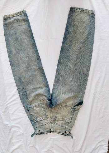 Bershka Kargo Pantolonu.