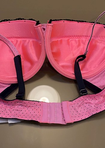 CENSORED Pembe Dantel Detaylı Sütyen 80D - Görsel 3