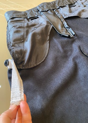 BERSHKASiyah Deri Mini Şort - Görsel 8