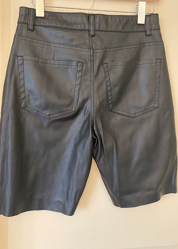 BERSHKASiyah Deri Mini Şort - Görsel 2