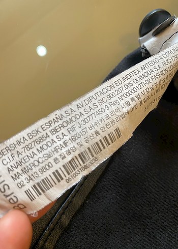 BERSHKASiyah Deri Mini Şort - Görsel 9