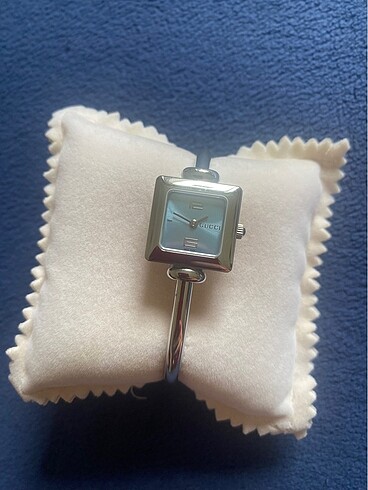 GUCCİ SAFİR SAAT