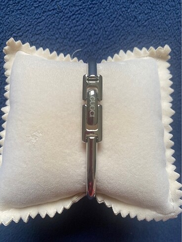  Beden GUCCİ SAFİR SAAT